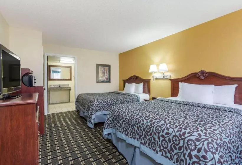 호텔 Days Inn & Suites By Wyndham Warner Robins Near Robins Afb