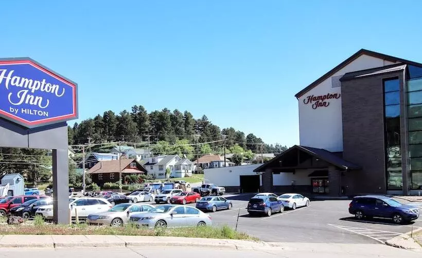 Отель Hampton Inn Lead