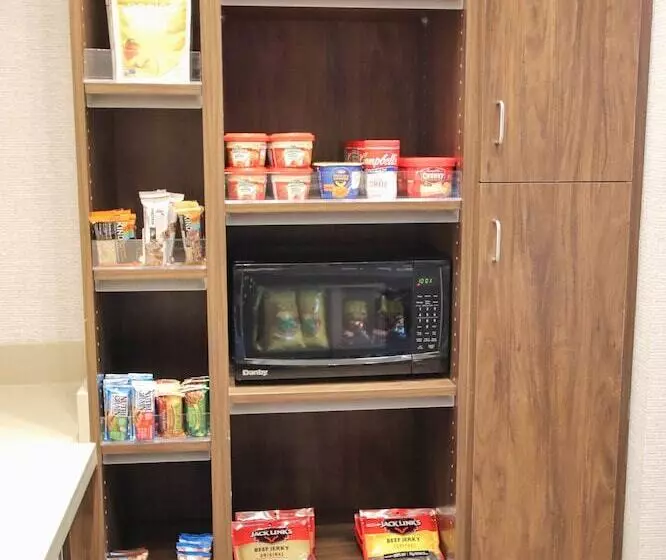 Отель Hampton Inn Lead