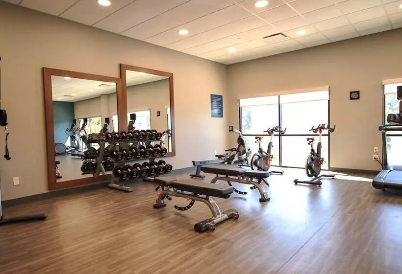 Отель Hampton Inn Lead