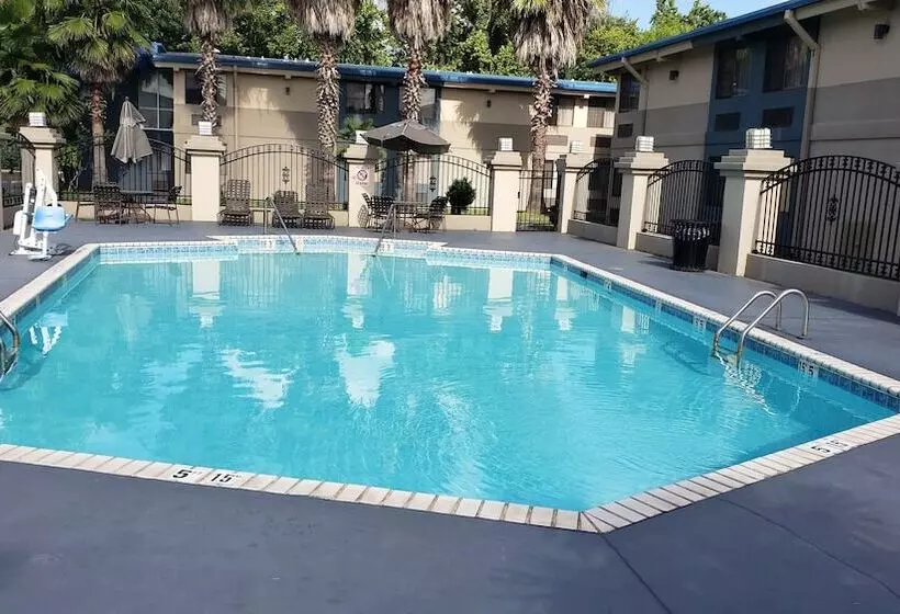 هتل Red Roof Inn Port Allen