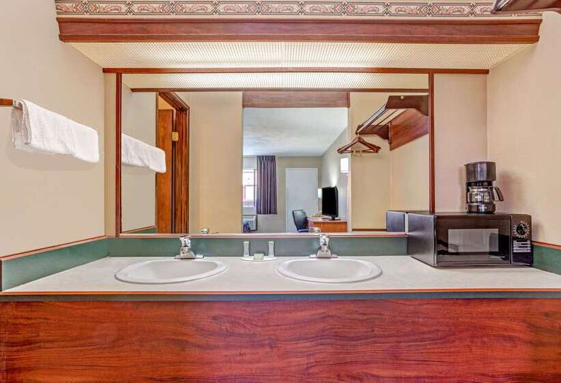 Otel Super 8 By Wyndham Albany