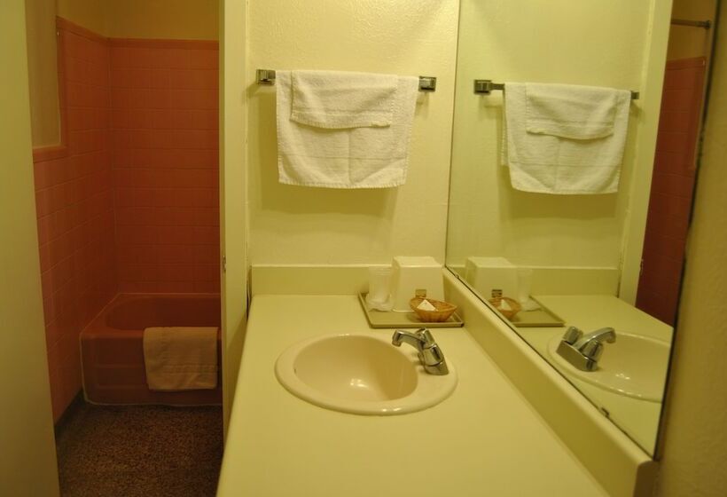 فندق على الطريق La Vista Inn