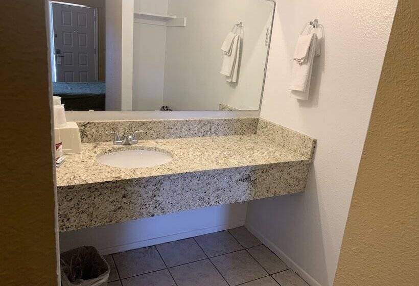 فندق على الطريق La Vista Inn