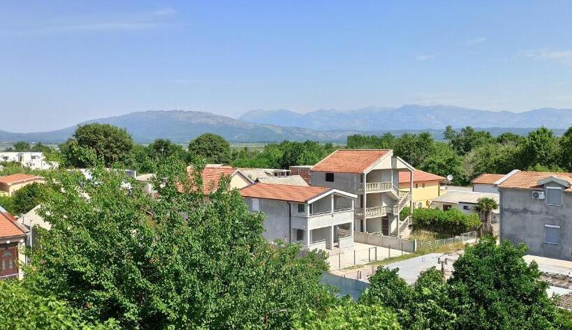 هتل Apartment's Meti