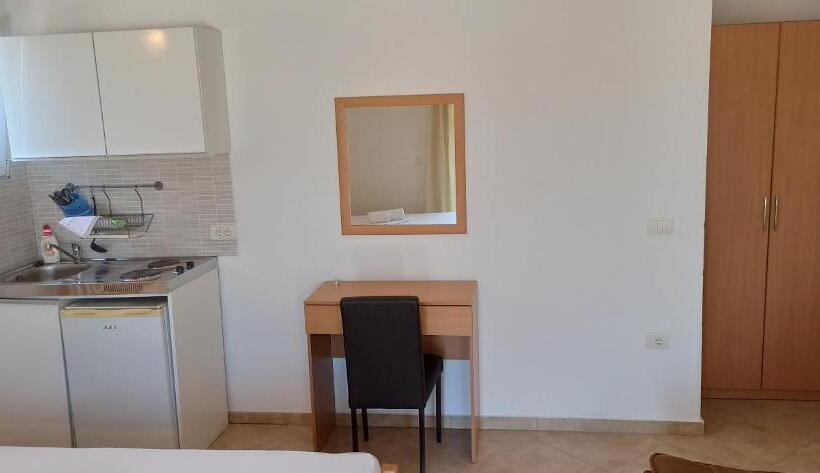 هتل Apartment's Meti