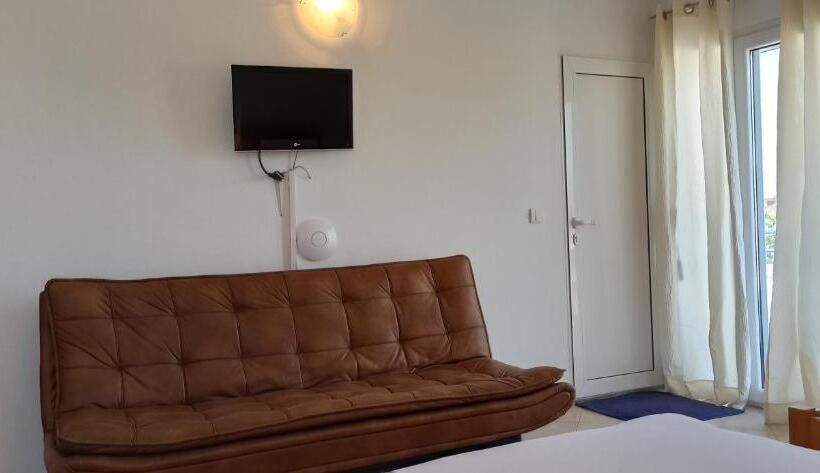 هتل Apartment's Meti