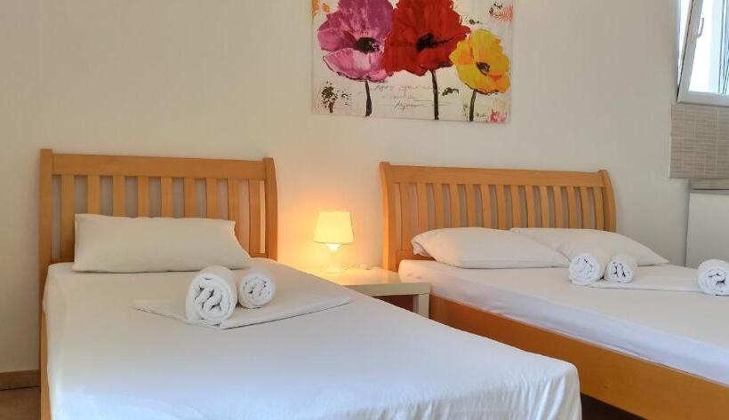 هتل Apartment's Meti