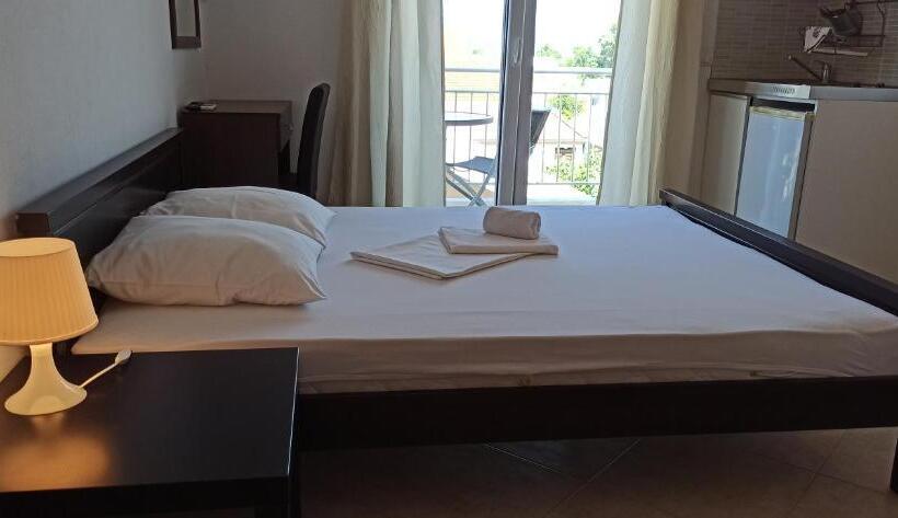 هتل Apartment's Meti