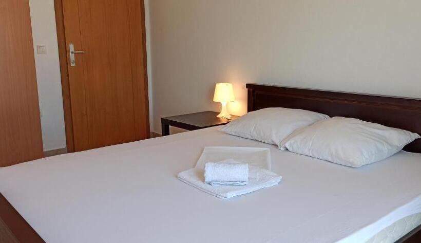 هتل Apartment's Meti