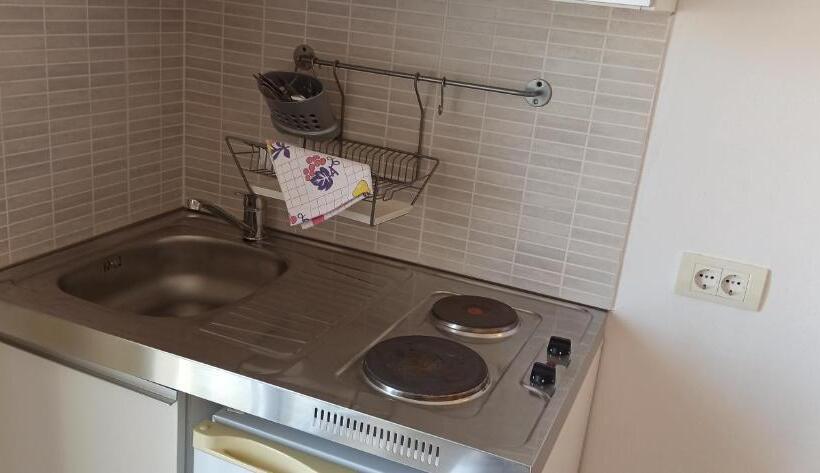 هتل Apartment's Meti