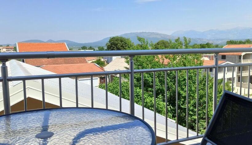 هتل Apartment's Meti