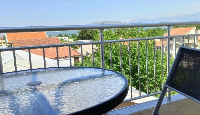 هتل Apartment's Meti