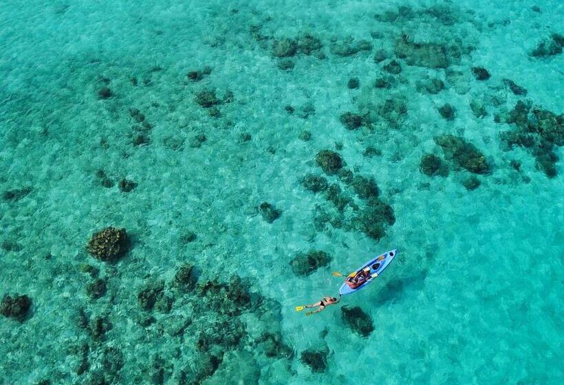 پانسیون Athiri Beach Maldives