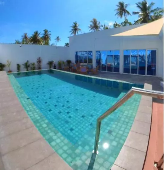 پانسیون Athiri Beach Maldives