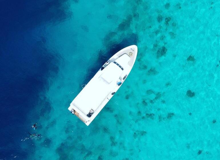 پانسیون Athiri Beach Maldives