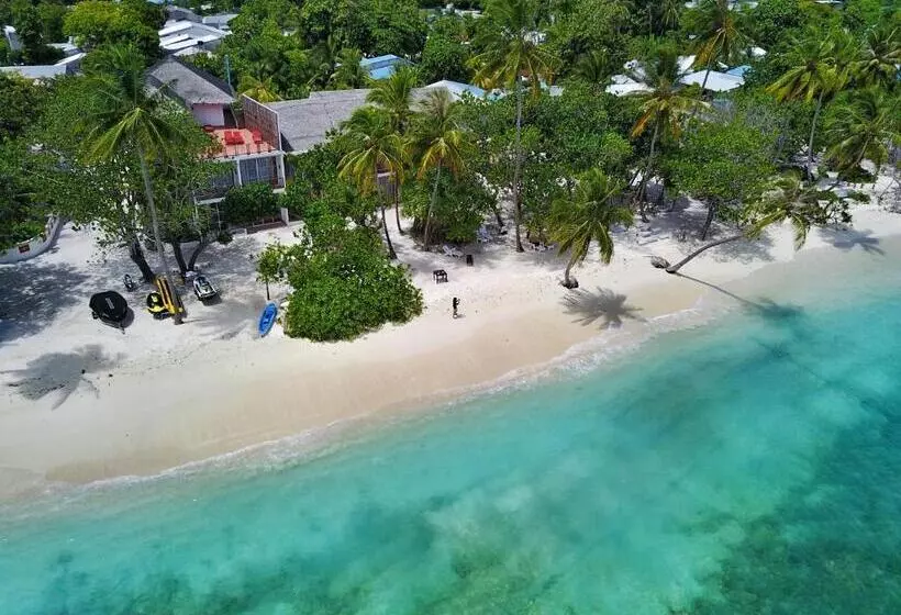 پانسیون Athiri Beach Maldives