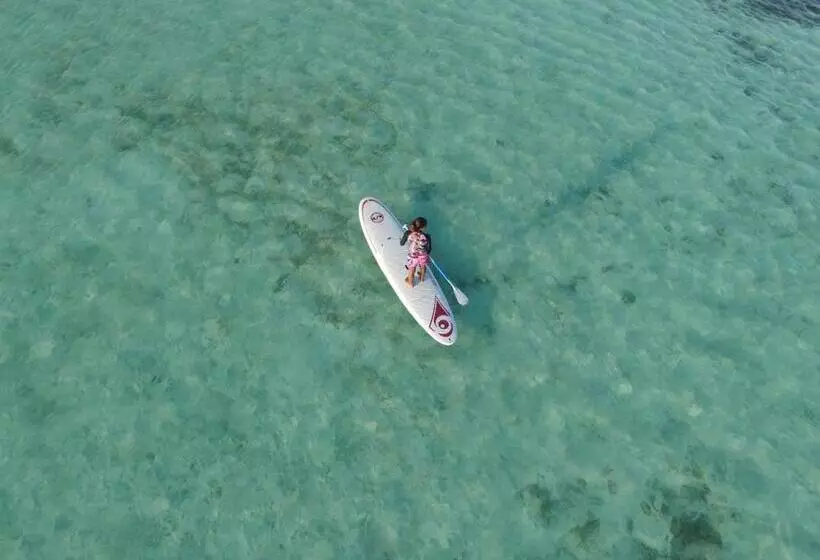 پانسیون Athiri Beach Maldives