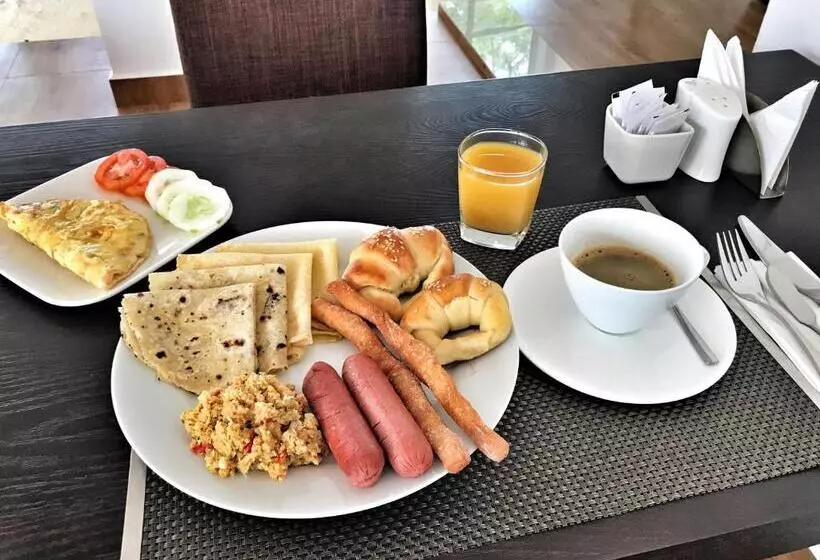 پانسیون Athiri Beach Maldives