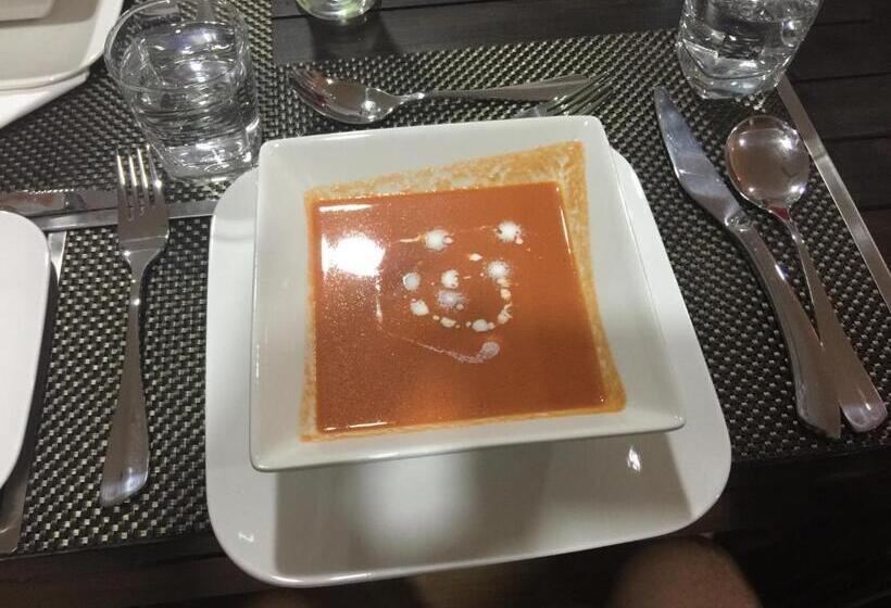 پانسیون Athiri Beach Maldives