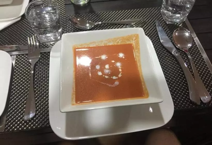 پانسیون Athiri Beach Maldives