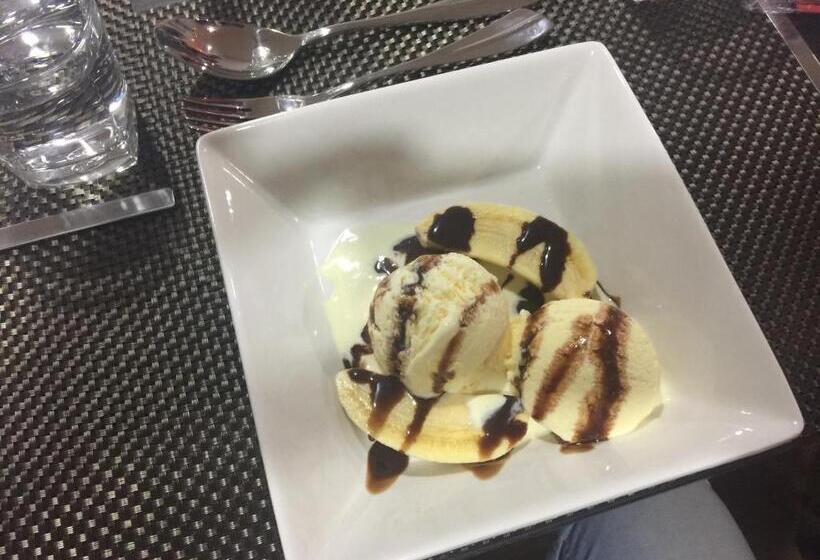 پانسیون Athiri Beach Maldives