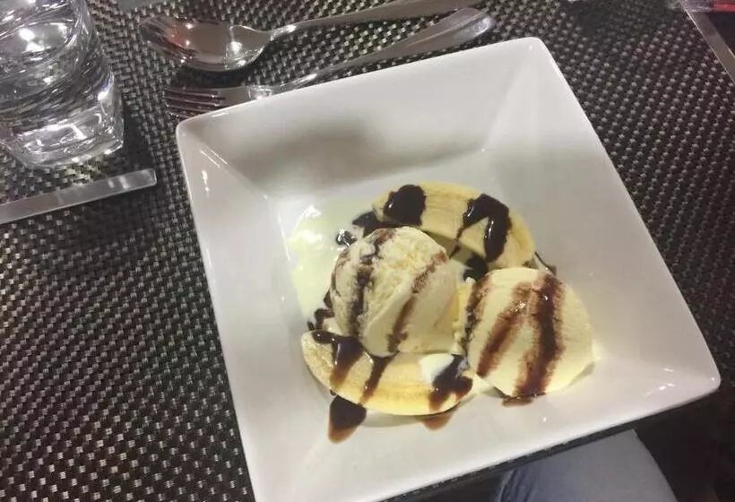 پانسیون Athiri Beach Maldives