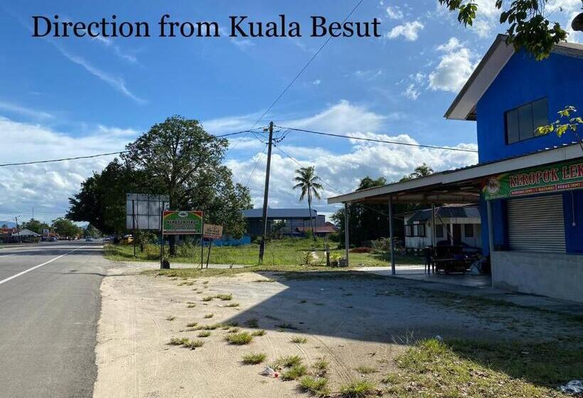 פנסיון Besut Guesthouse