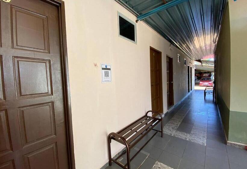 פנסיון Besut Guesthouse