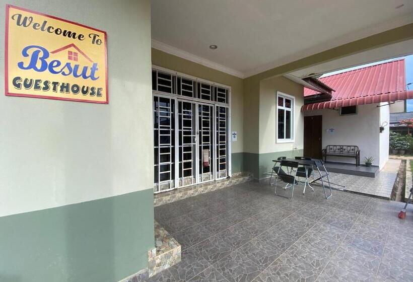 פנסיון Besut Guesthouse