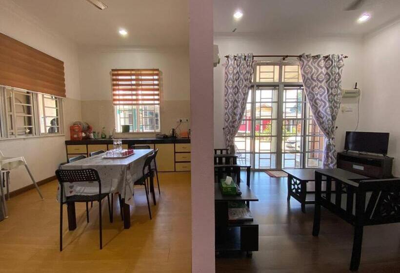 פנסיון Besut Guesthouse