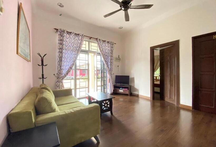 פנסיון Besut Guesthouse