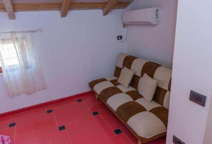 پانسیون Leonida Resort