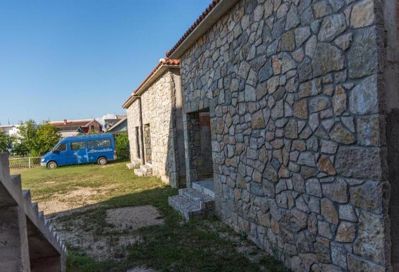 پانسیون Leonida Resort