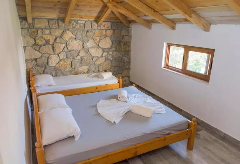 پانسیون Leonida Resort