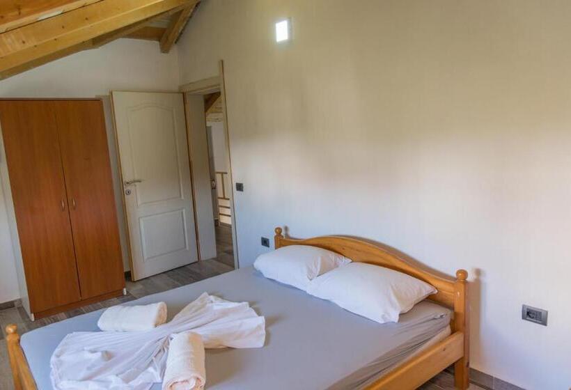 پانسیون Leonida Resort