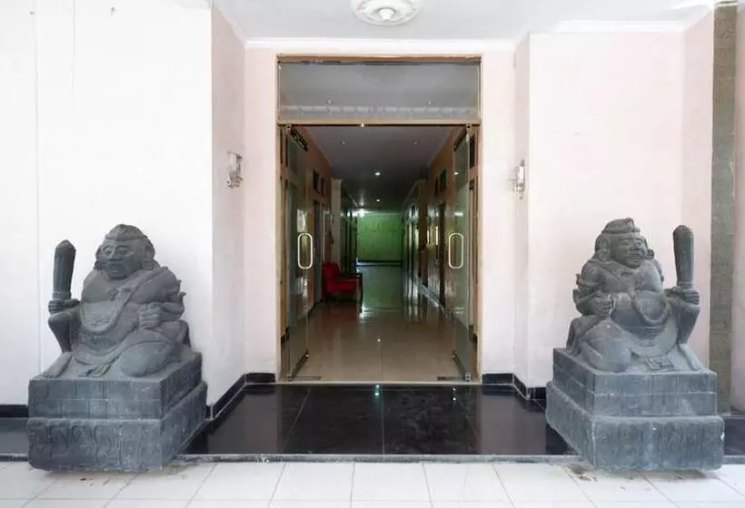 Majatalo Reddoorz Near Gor Wisanggeni