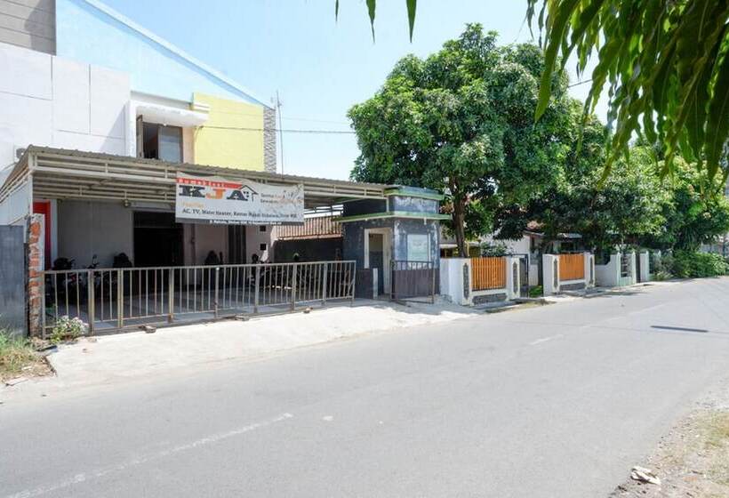 بنسيون Reddoorz Near Gor Wisanggeni