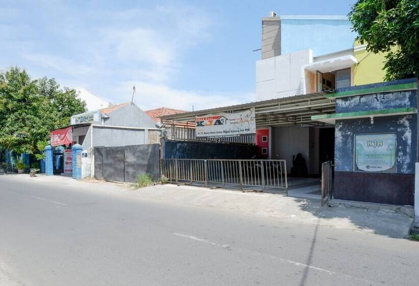 بنسيون Reddoorz Near Gor Wisanggeni