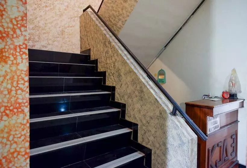 Majatalo Reddoorz Near Gor Wisanggeni