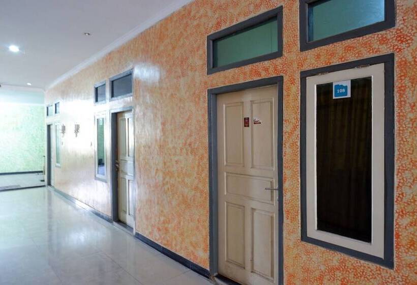 بنسيون Reddoorz Near Gor Wisanggeni