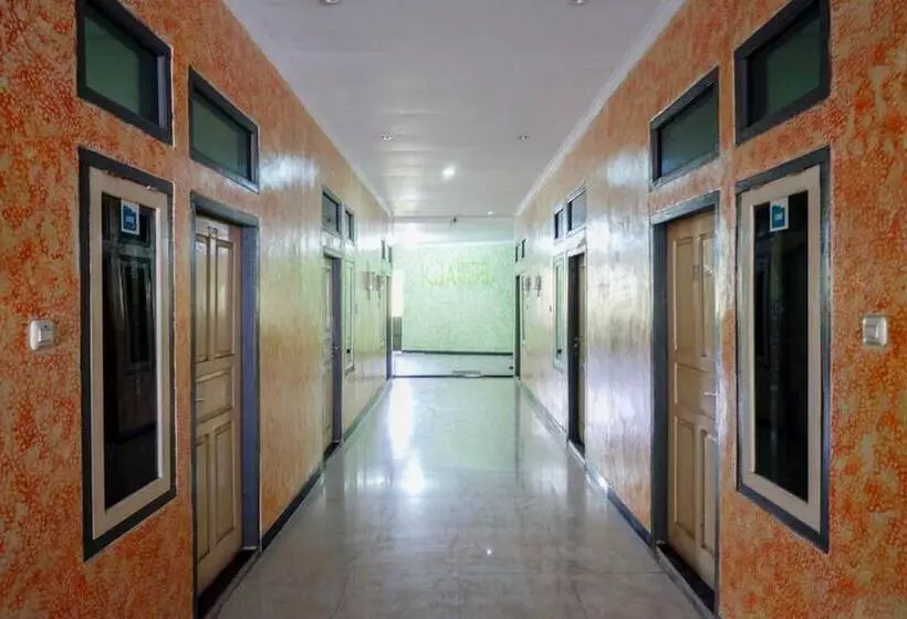 Majatalo Reddoorz Near Gor Wisanggeni