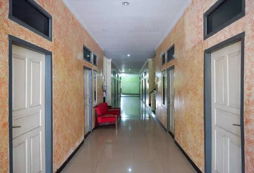 Majatalo Reddoorz Near Gor Wisanggeni