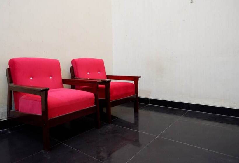 بنسيون Reddoorz Near Gor Wisanggeni