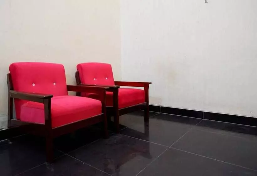 Majatalo Reddoorz Near Gor Wisanggeni