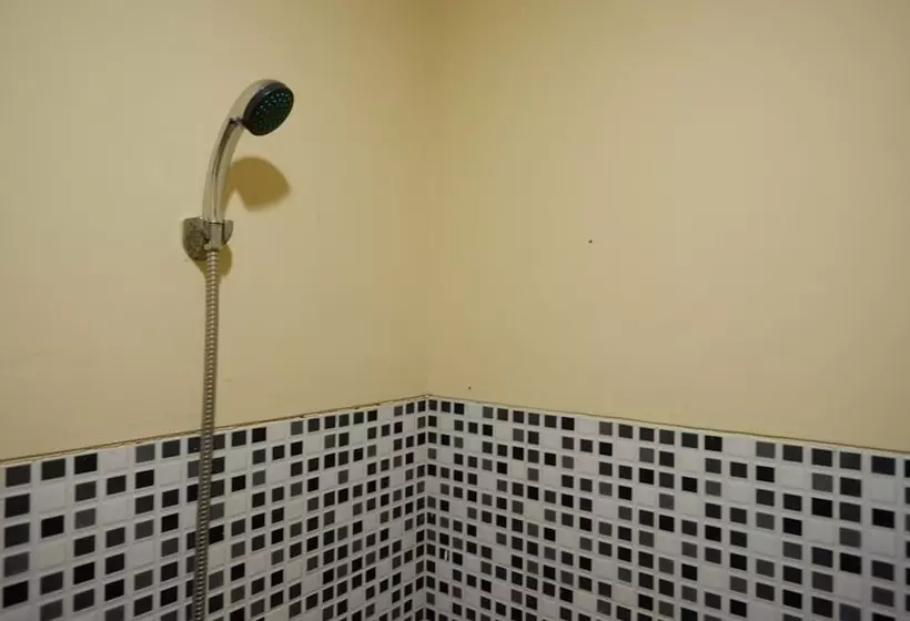 Majatalo Reddoorz Near Gor Wisanggeni