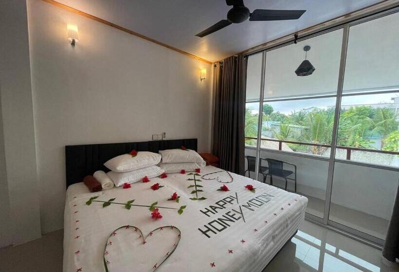 پانسیون Thoddoo White Sand Inn