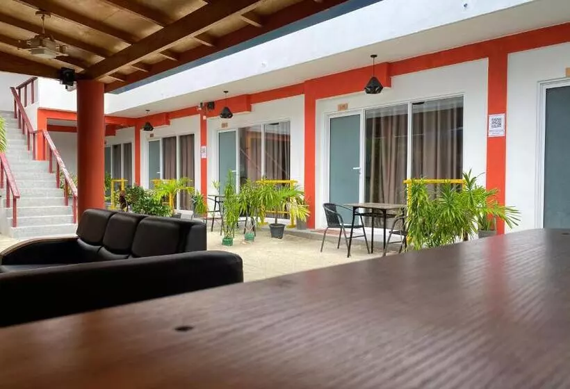 پانسیون Thoddoo White Sand Inn