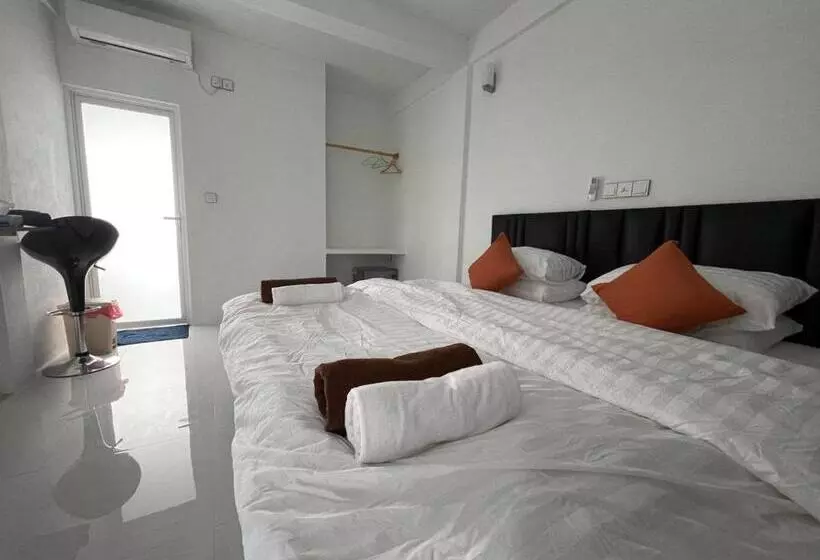 پانسیون Thoddoo White Sand Inn