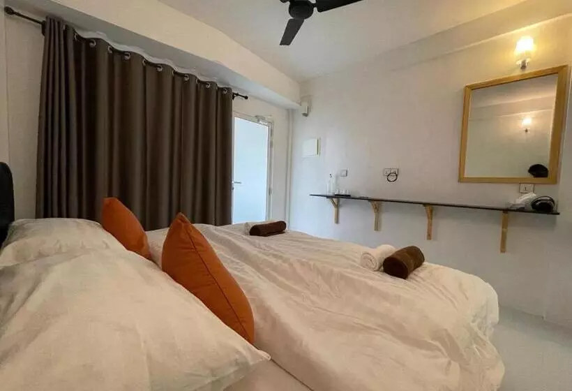 پانسیون Thoddoo White Sand Inn